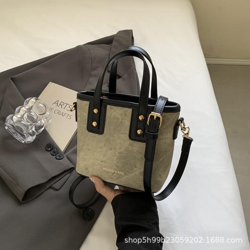 High-value Simple Portable Bucket Bag Women's Bag Autumn and Winter New Shoulder Messenger Bag Texture