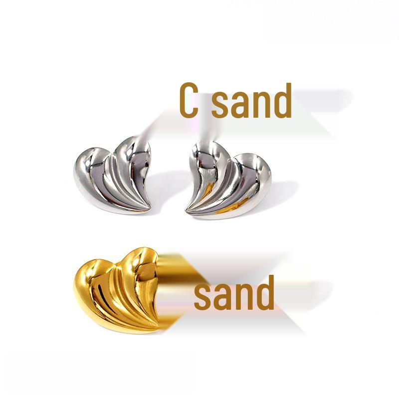 Gold-Plated Titanium Steel Heart Stud Earrings & Collarbone Chain Jewelry Set for Women in European American Style.