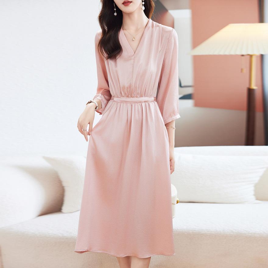 

Перлове атласне шовкове плаття жіноче літнє нове V-подібний виріз талія тонка шовк тутового дерева А-силуету середньої довжини спідниця 3XL