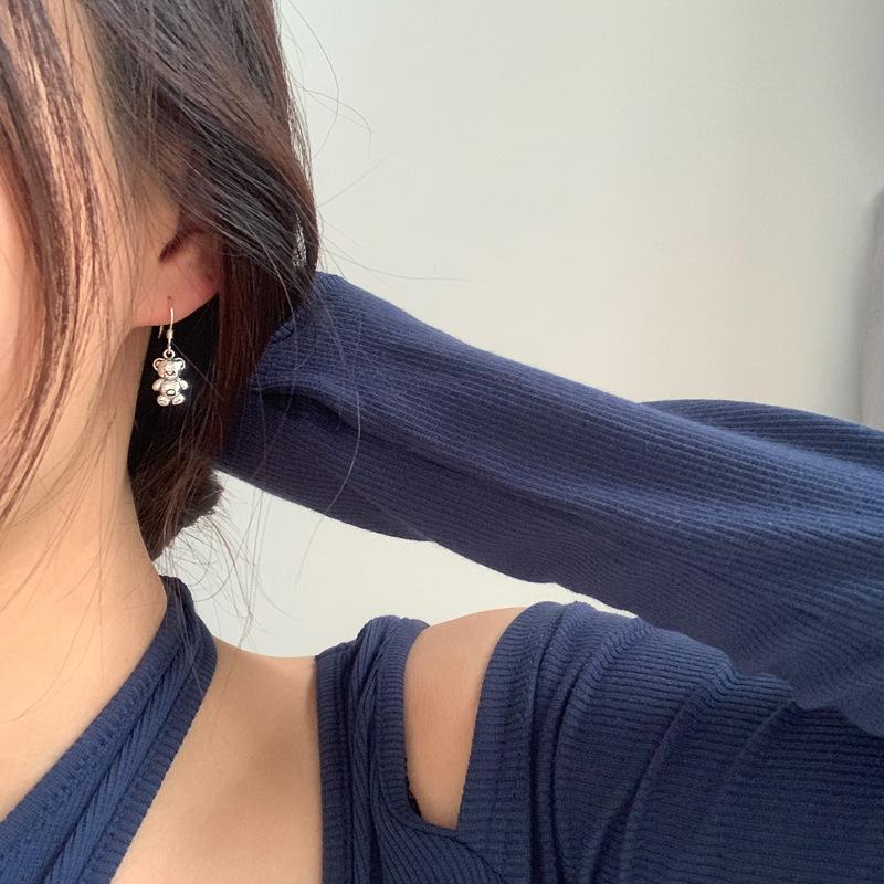 Lucky Brand Bear Earrings Female Personality Hip Hop Cool Handsome Student Fashion Retro Hong Kong Style Asymmetric Earrings