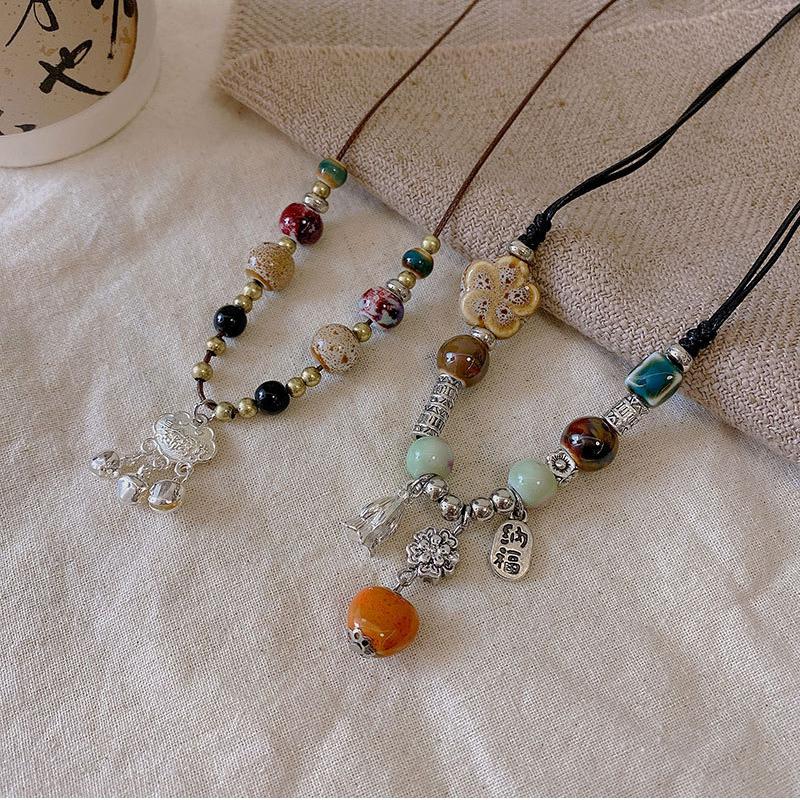 BLINGBAY Colar com pingente feminino, colar chinês retrô de cerâmica com contas, colar versátil de corda trançada, acessório personalizado, joia moderna para presente