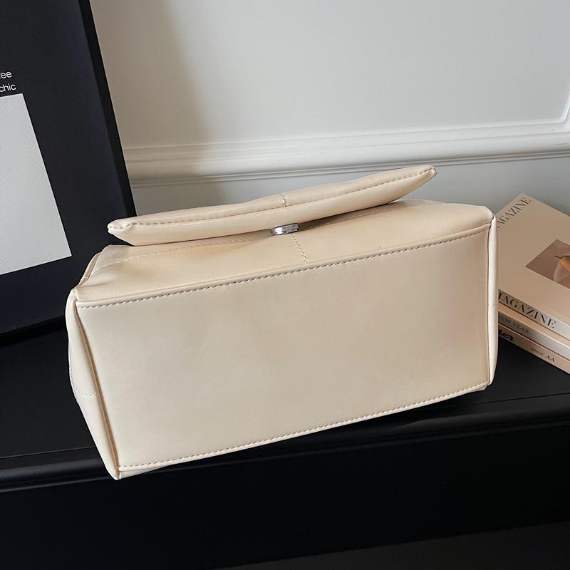 Fashion Minimalist PU Leather Shoulder Bags for Women Chain Crossbody Bag with Quilted Detail for Work and Outings Daily Use and Travel