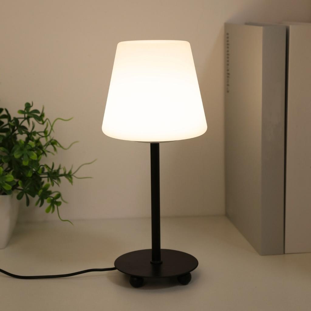 Creative cream style desk lamp, USB powered tri color ambient light suitable for bedrooms, study rooms, living rooms, etc