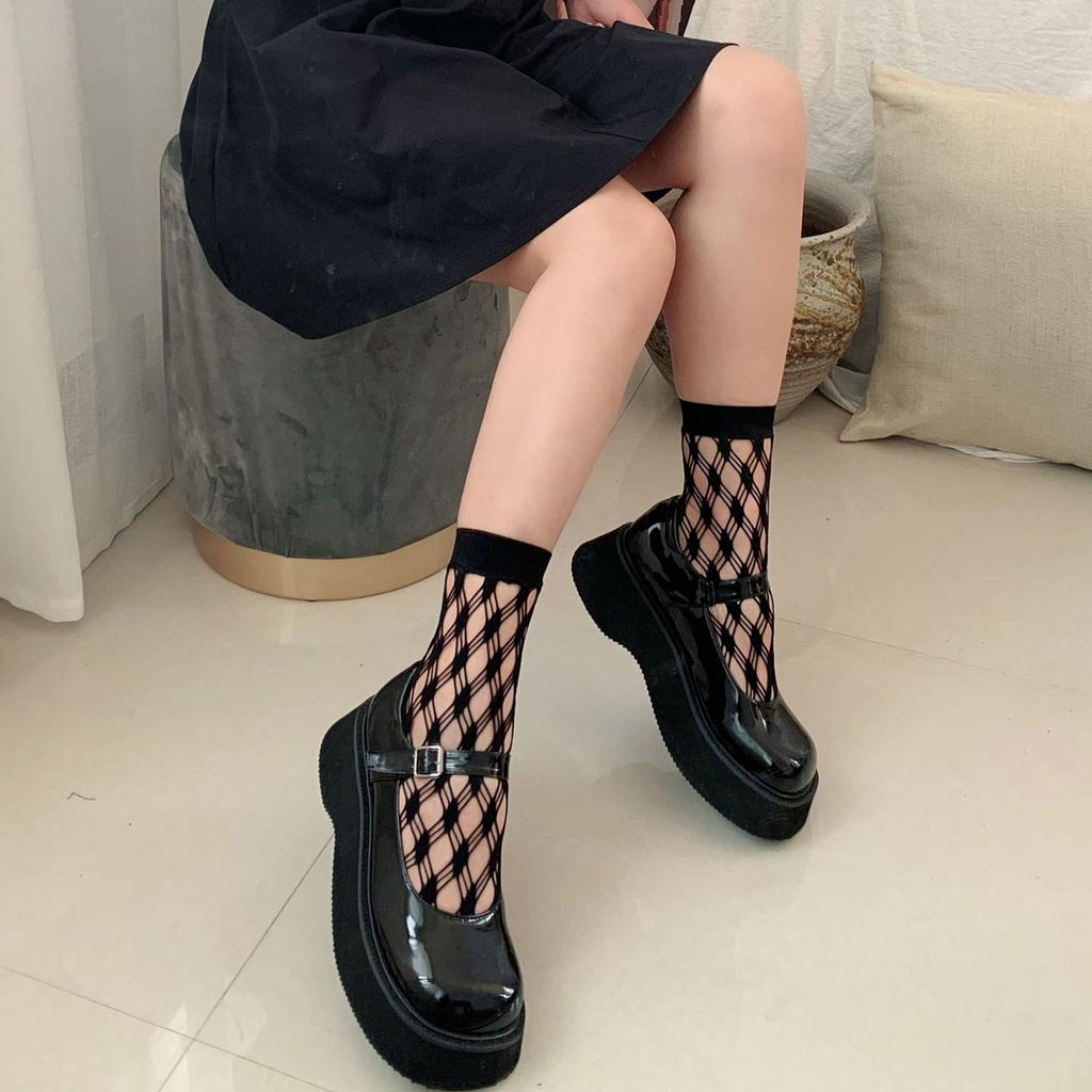 1 Pair Fashionable Black Fishnet Mesh Ankle Socks with Rhombus Geometric Patterned Ruffle Lace Trim Socks for Women Girl