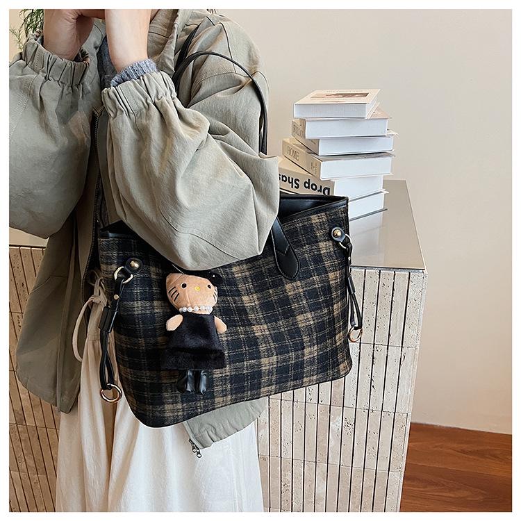 Damen College-Stil Cross-Border Woll-Tote: Handtasche mit großer Kapazität, vielseitig, modisch und hochwertig für Studenten