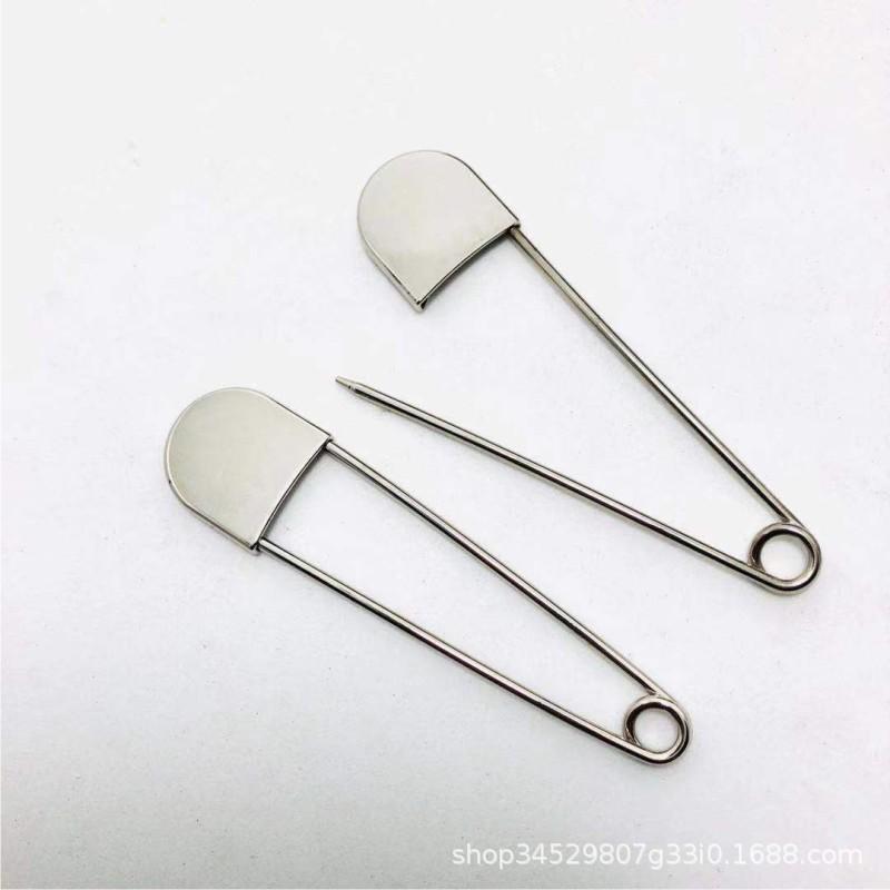 Versatile Metal Brooch for Women's Jackets - Stylish Handbag Accessory