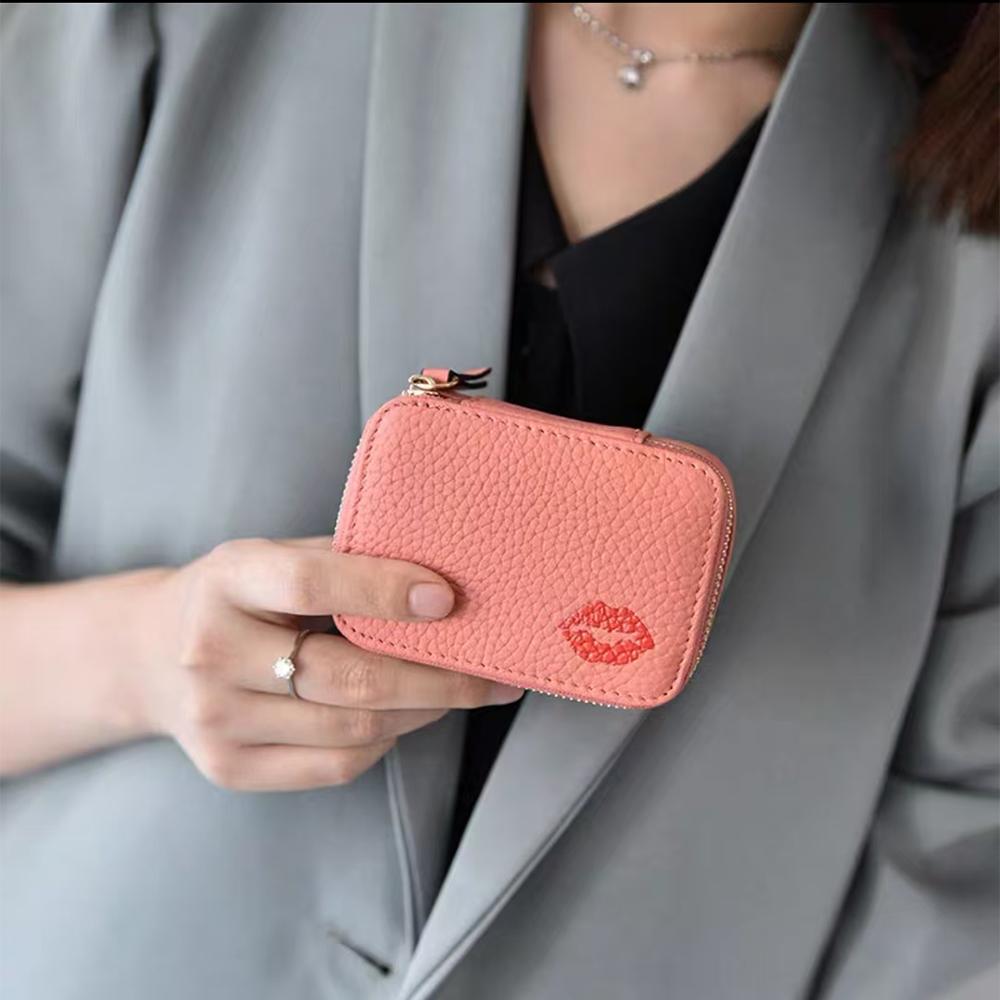 

Luxury Cowhide Woman Lipstick Box Custom Name Genuine Leather Cosmetic Case Mirror Travel Portable Lady Retro Make Up Bags Gift персиковий
