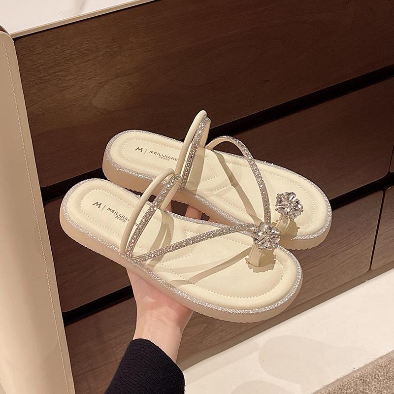 Thick-bottomed Rhinestone Toe Slippers Women's Summer Wear 2025 New Fashionable Versatile Seaside Beach Soft-bottomed Cool Slippers
