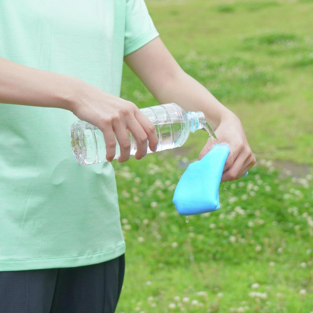 Mizuno Swim Chamois N2JYD01084 Made In for Competitive Swimming and and Heat Protection Towel, (Fluorescent Pink), Japan, Fitness, Absorbent,