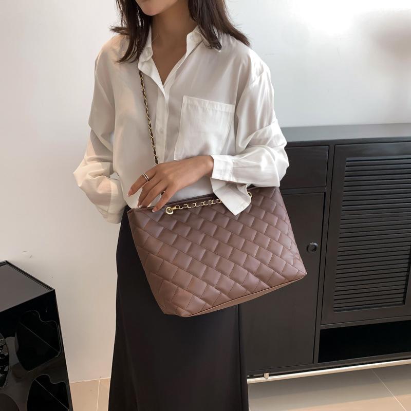 2025 New Plaid Tote Large Bag Casual Simple Chain Shoulder Bag Large Capacity Retro Solid Color Underarm Bag