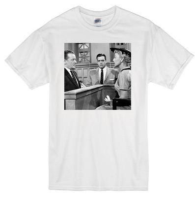 PERRY MASON HAMILTON BURGER RAYMOND BURR ANWALT RECHTSANWALT RETRO TV WEISS T-SHIRT