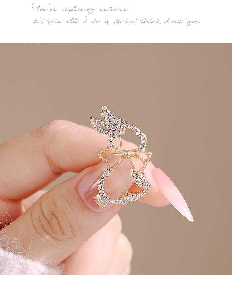 Cute Little Rabbit Brooch, Elegant Coat, High-end and Niche Design, Versatile Chest Flower Suit, Fixed Function Pin