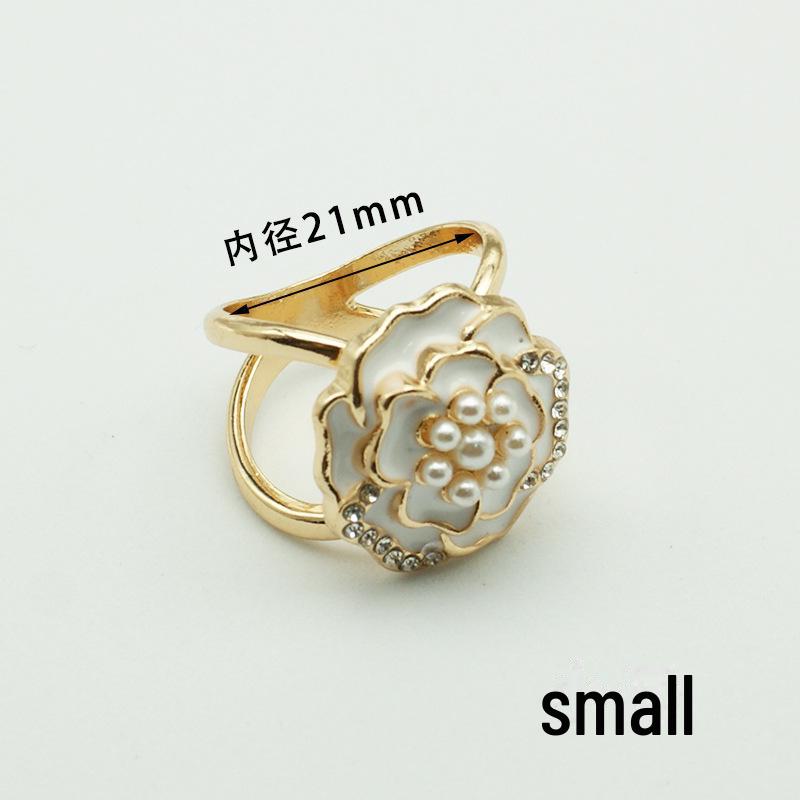 "Pearl Silk Scarf & Coat Buckle - High-End Korean Dual-Purpose Accessory"