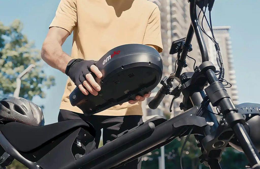 Elektrické kolo EMOKO C93, motor 1000 W, baterie 48 V 20 Ah, maximální rychlost 50-55 km/h, dojezd 75 km a pneumatiky 20*4,0 palce