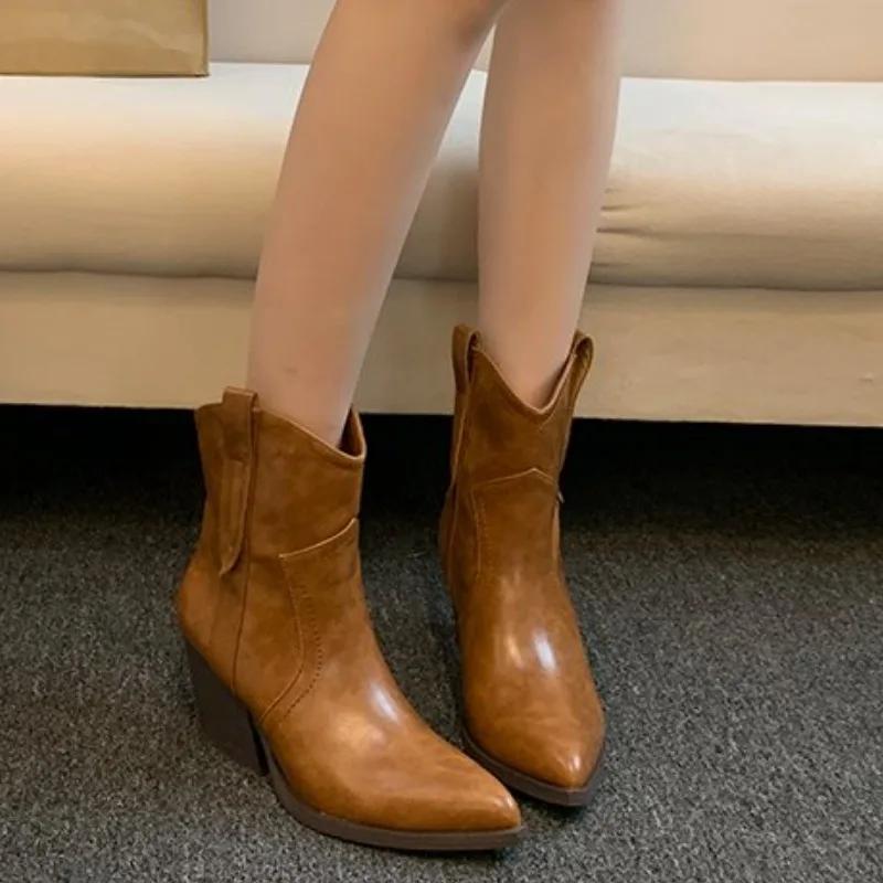 Klasyczne buty kowbojskie dla kobiet zamszowe krowy ze szpiczastym noskiem, klinowe, buty do kostki, proste, wygodne, kowbojskie buty damskie