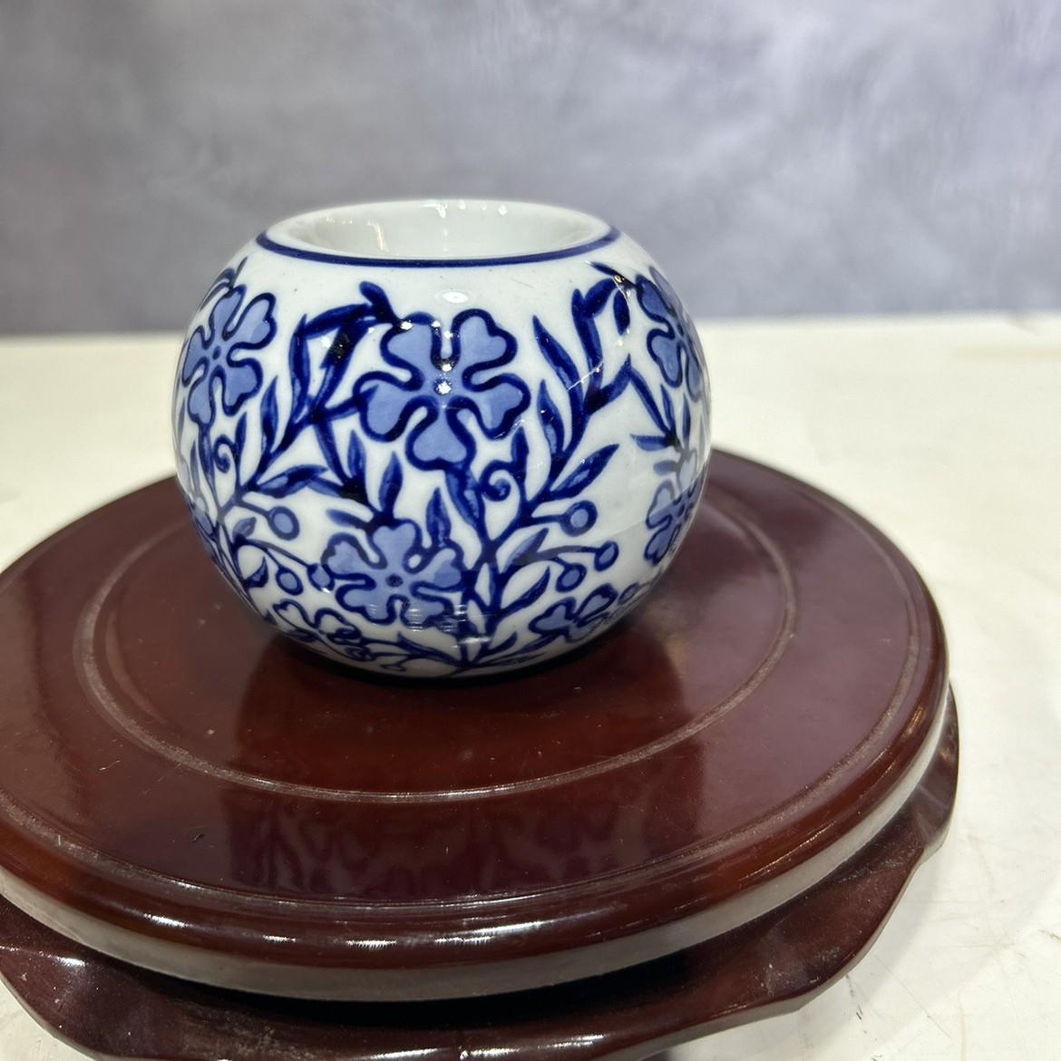 

Blue & White Porcelain Candle Holder: Romantic Proposal & Dinner Decor
