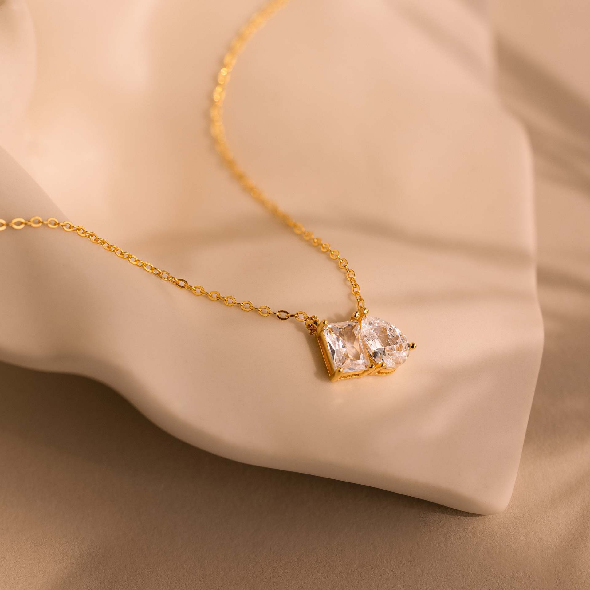 

Exquisite Square&Waterdrop Cubic Zirconia Paper Clip Link Chain Necklace Fashion Stainless Steel Necklace for Women Jewelry золотой