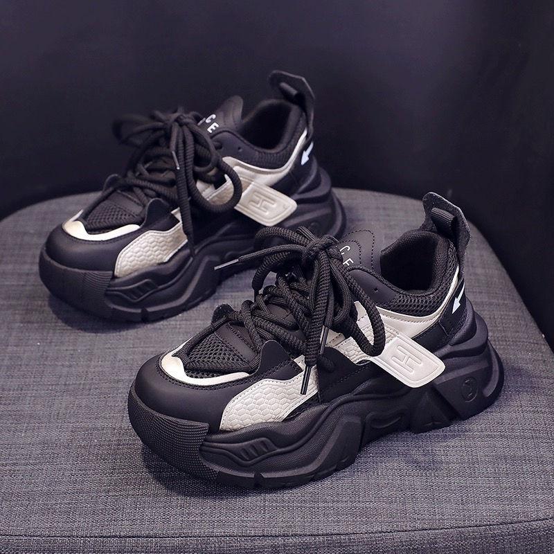 

Показывающие ноги маленькие папины кроссовки женские новые весенне-осенние туфли на платформе-маффин женские маленькие спортивные и повседневные туфли 40 чёрный