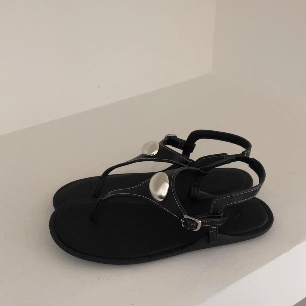 Sheepskin Version~ Niche Design Sense Small Silver Egg Soft Leather Sandals Women's Versatile Flat-bottomed Herringbone Toe Cool Slippers Outside