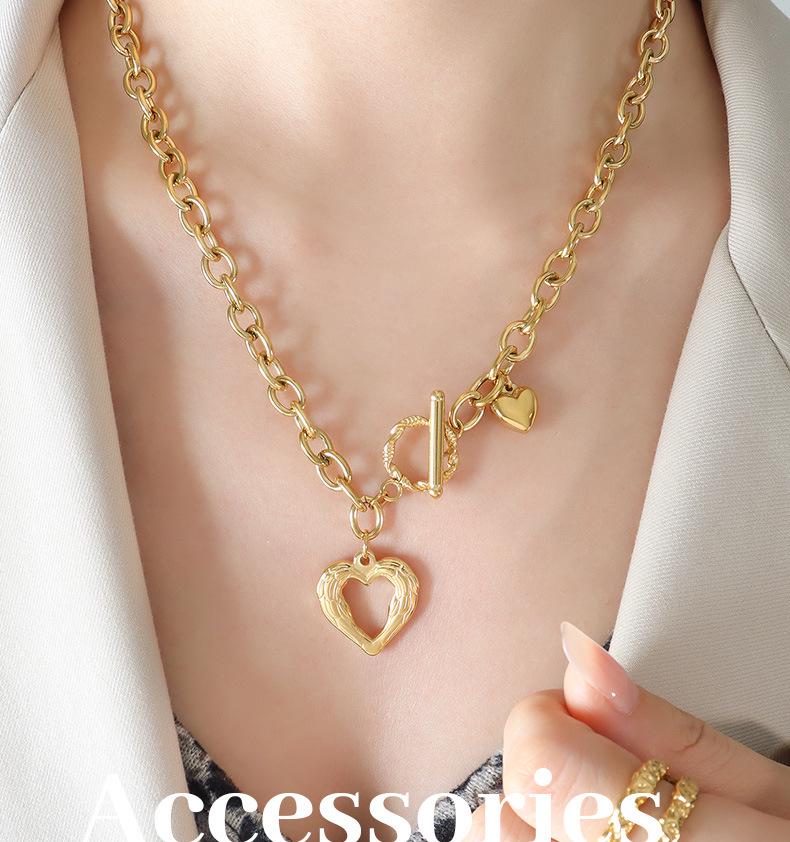 Marka 18k Gold Heart Necklace: French Style, Hollow Design, OT Clasp, Women's Titanium Steel Clavicle Chain (P1045)
