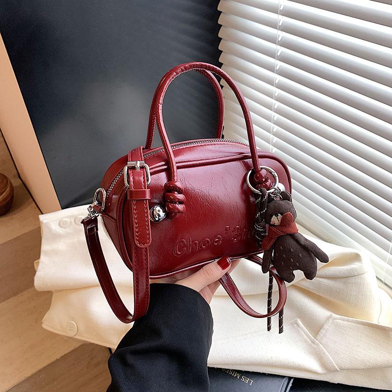 Small Bag Women's New Versatile Retro Shoulder Messenger Bag Popular Portable Small Square Bag