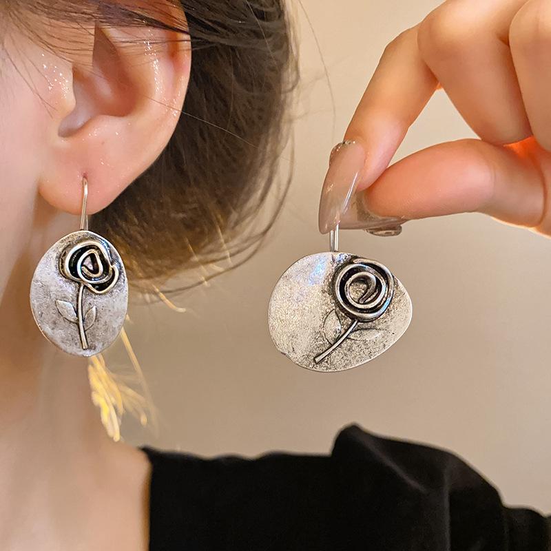 Ethnic Style Triangle Flowing Water Earrings, High-end Earrings, Niche Antique Style, Personalized Creative Design Earrings