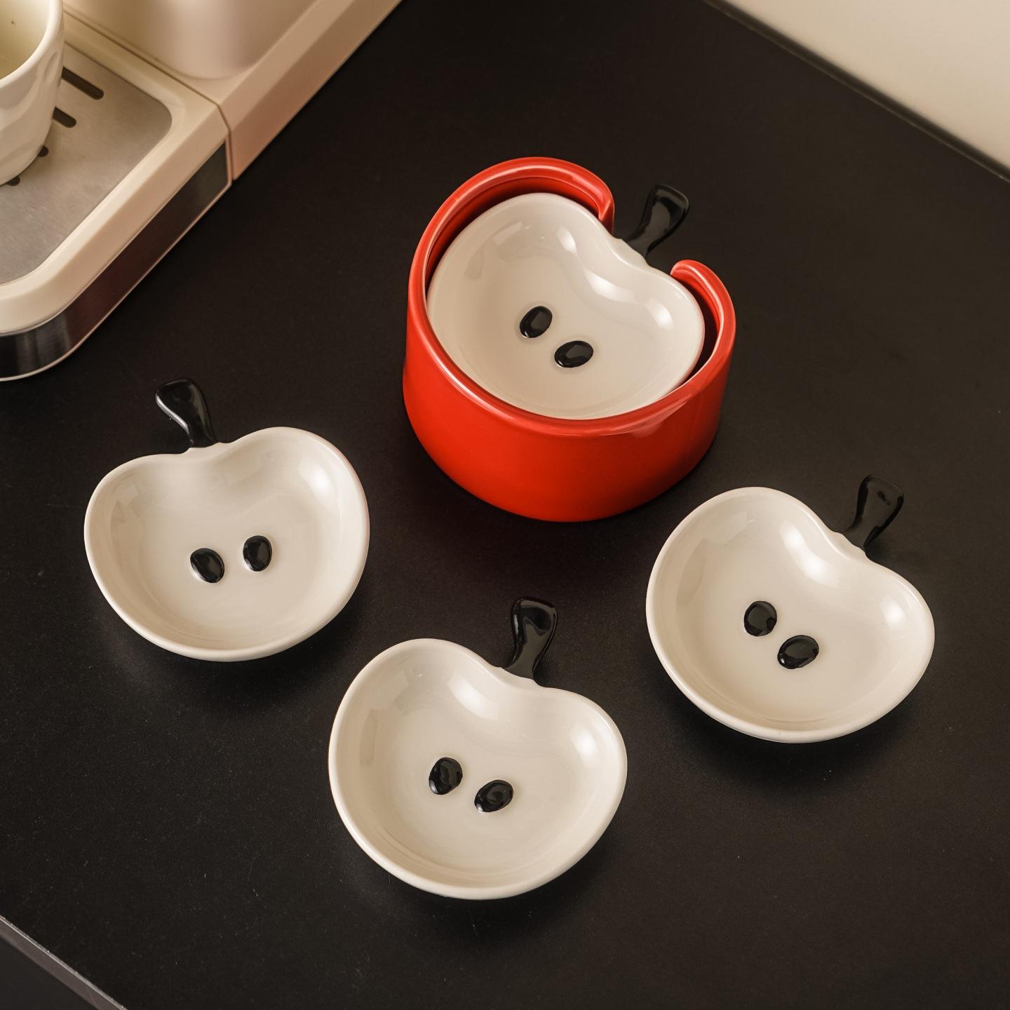 Ceramic Apple Shape Sauce Bowl Set Creative Soy Sauce Dry Ingredients Sauce Plate Home Use Dipping Bowls Kitchen Accessory Gifts