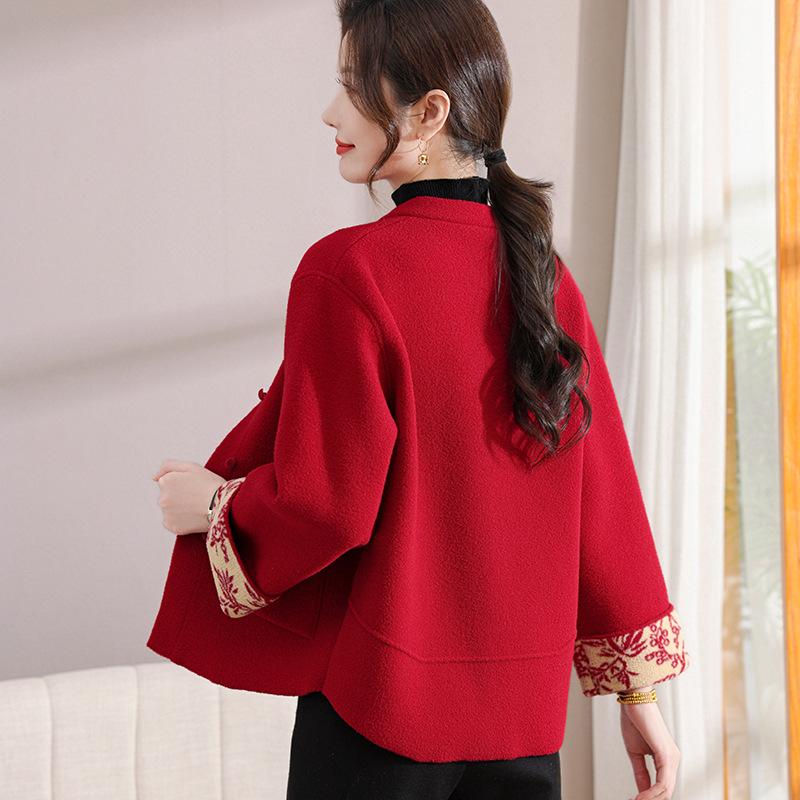 Autumn Cardigan: Stylish and Warm Outerwear for Moms and Mid-Aged Women, New Chinese Style Loose Knit