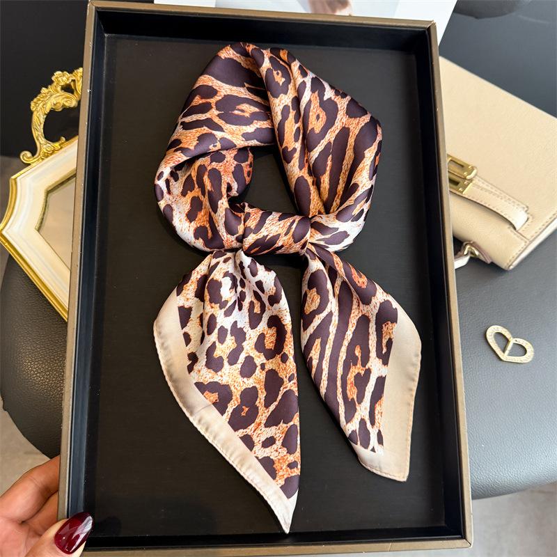 Leopard Print Polyester Scarf Women Fashion Sunscreen Neck Scarf