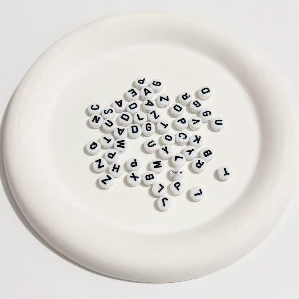 Koraliki akrylowe 4x7mm z literami angielskimi do tworzenia biżuterii DIY - Płaskie koraliki na bransoletki i naszyjniki