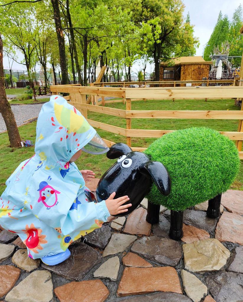 Quick-Dry Japanese Style Kids' Raincoat: Waterproof, One-Piece for Boys & Girls with Schoolbag Fit