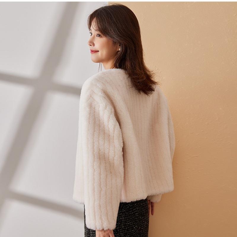 New Sheep Cut Fleece Short Fur Youth Collar Lamb Coat Fur V Winter Coat Cut Fleece One Piece Casual Women