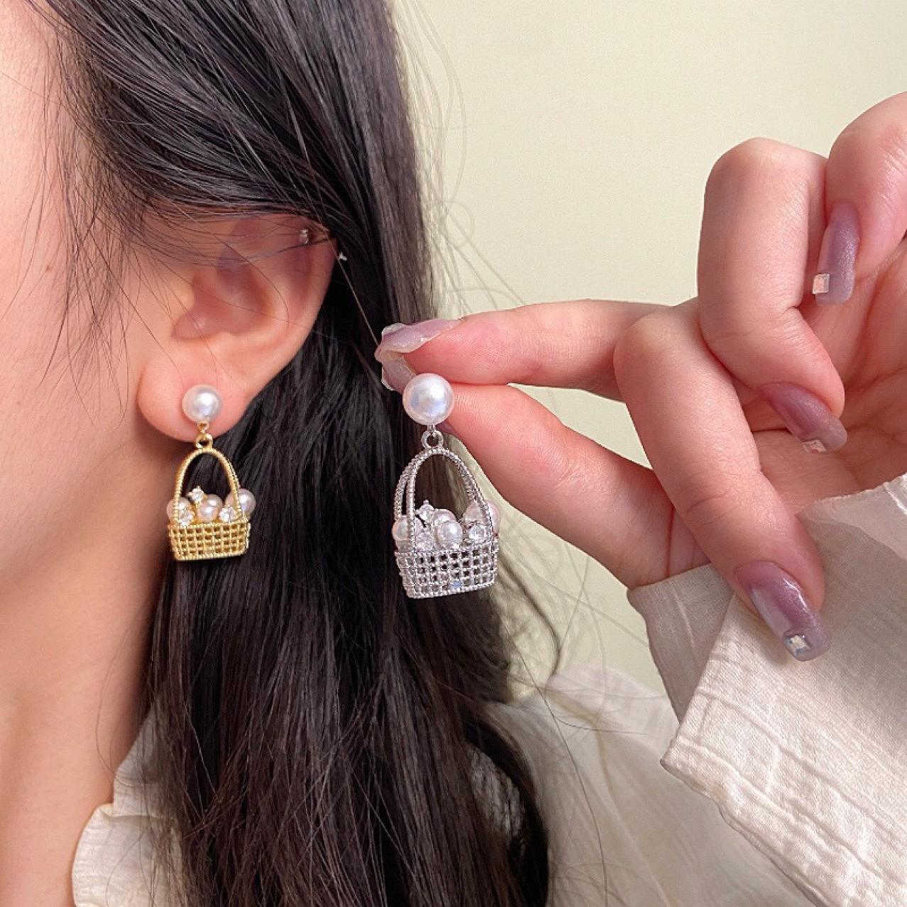 

Pearl Mini Basket Earrings: 2025 Light Luxury Micro-Paved Diamond Design for Women in Alloy. Mini Basket Stud Earrings - Gold