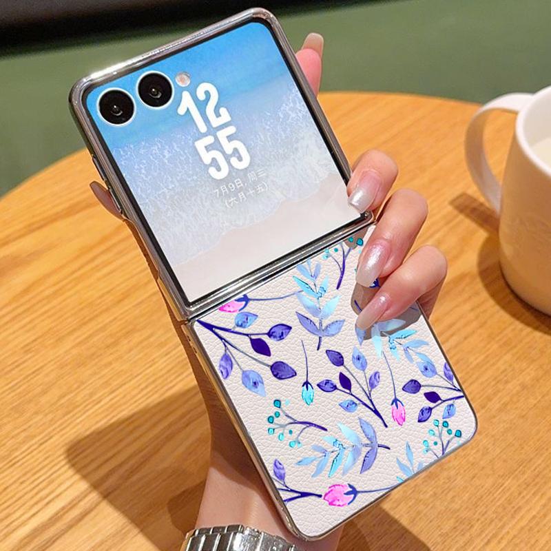 

Cartoon Flower Pattern Case For Samsung Z Fold 7 6 5 Luxury Hybrid 3in1 Leather Skin Plating Folding Phone Cover For Samsung Z Fold7 Fold6 Fold5 Samsung Z Flip7 бежевий