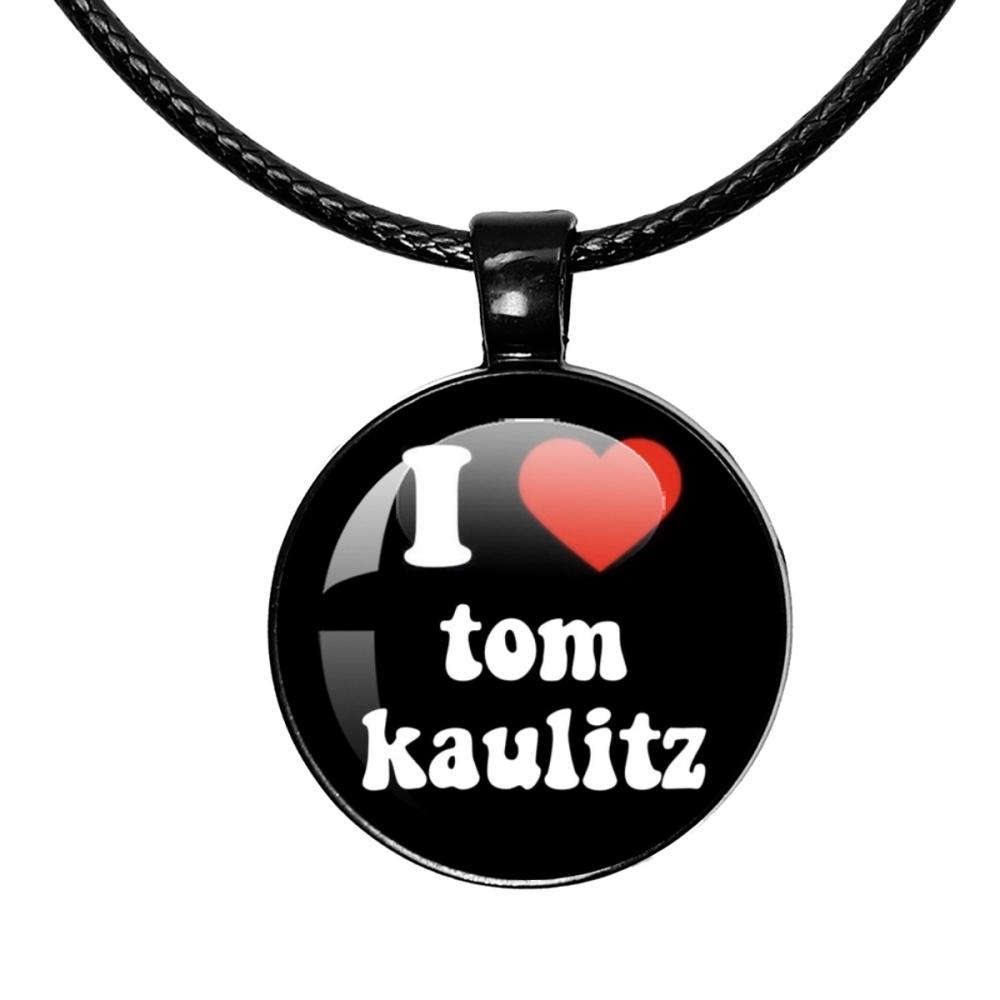 

The Band Tokio Hotel Necklace Hotel Pop Bill Kaulitz Retro Rock Band Necklace Black Rope Chain 25MM Glass Pendant Jewelry Gift