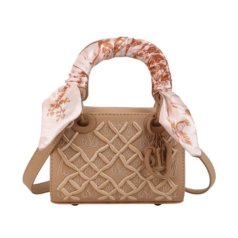 Princess Diana Bag Heavy Industry Embroidery New High-end Silk Scarf Versatile Handbag Bag Women's Shoulder Messenger Bag