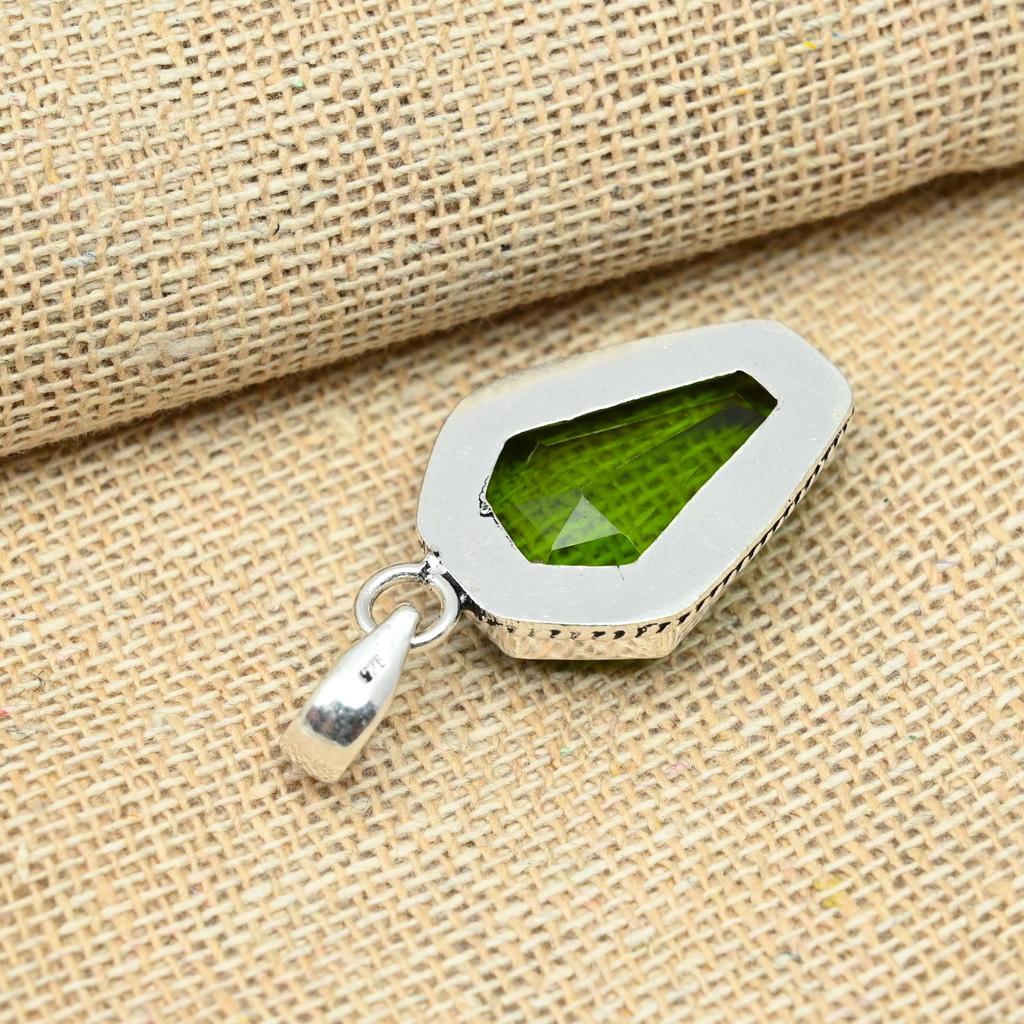 Solid 925 Silver Peridot Gemstone Gorgeous Jewelry Handmade Pendant For Her