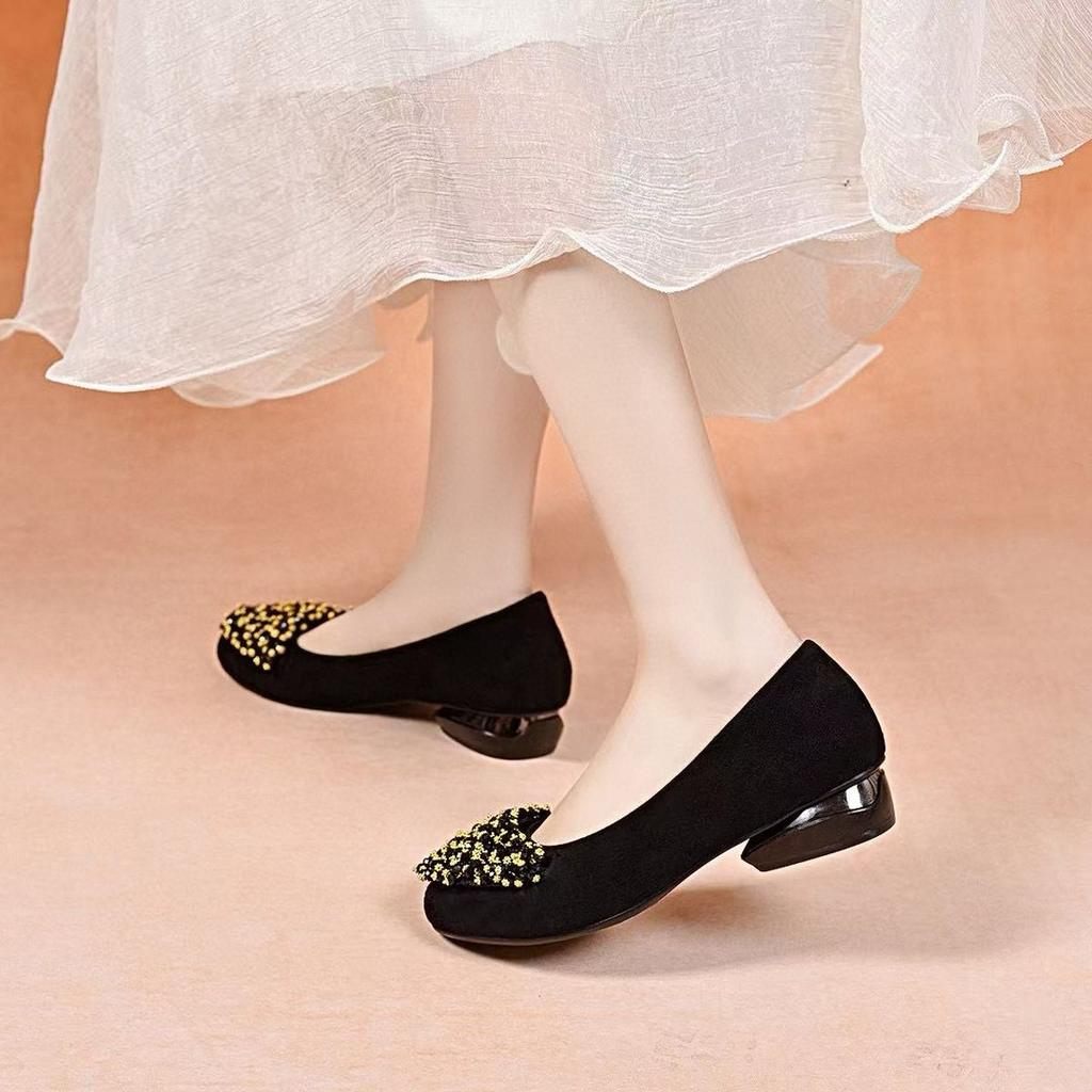 Flache Schuhe Damen Frühling und Sommer neue runde Zehenpartie flacher Ausschnitt ein Pedal schwarz schlichtes Temperament Perlenbesatz einzelne Schuhe