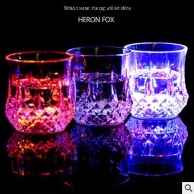 Bicchiere ad Ananas LED: Luce da Notte in Vetro che Cambia Colore e si Illumina con l'Acqua
