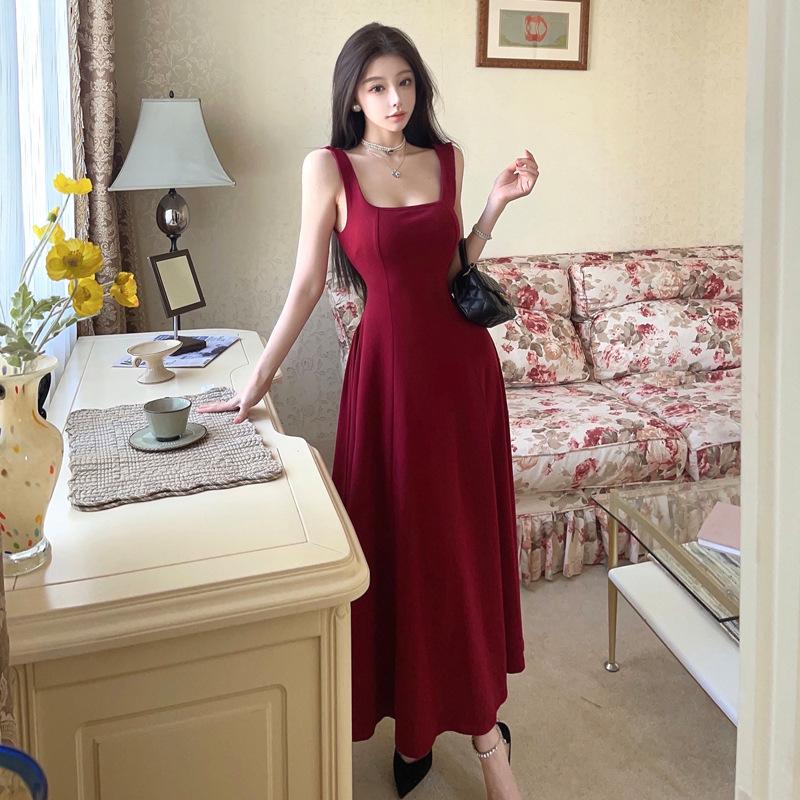 

Жіноча французька елітна сукня з U-подібним вирізом та тонкою талією L червоний