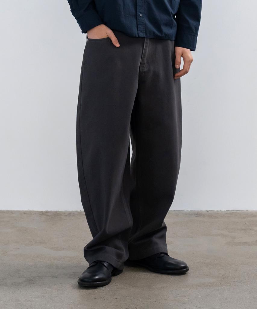 INDUST Barrel Fit Curved Wide Pants_Brown