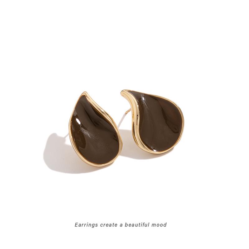 

Elegant Coffee-Colored Retro Water Drop Earrings for Women - Autumn/Winter 2025 Mosquito Coil Ear Clips