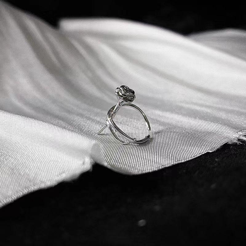 

1 шт. Ретро Креативный Клипса для Хряща Уха с Шипами Розы Односторонняя Нейтральный Крутой Серебристый Цвет Простые Повседневные Вечерние Ювелирные Изделия Подарок серебряный