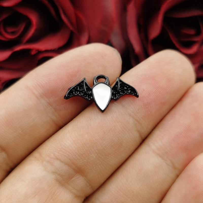 10pcs 20*11mm Gothic Silver Color Bat Animal Spider Charms Pendant Fit Necklace Earrings DIY Jewelry Designer Making Accessories