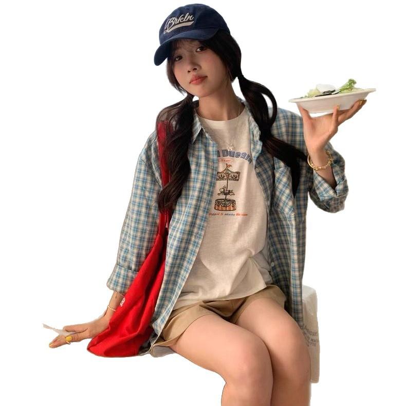 A Retro Shirt Jacket for Women, A Light and Laid-back Summer Style, Loose Long-sleeved Lapel Checkered Shirt