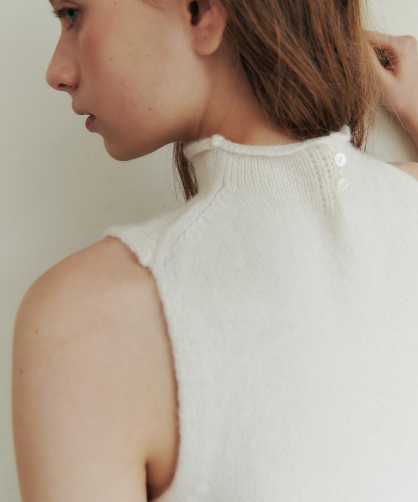 LOVEUSU Wool Halter Neck Sleeveless Knit (White)