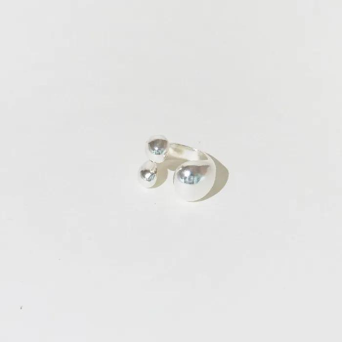 Curve Motion - Ear Cuff 02