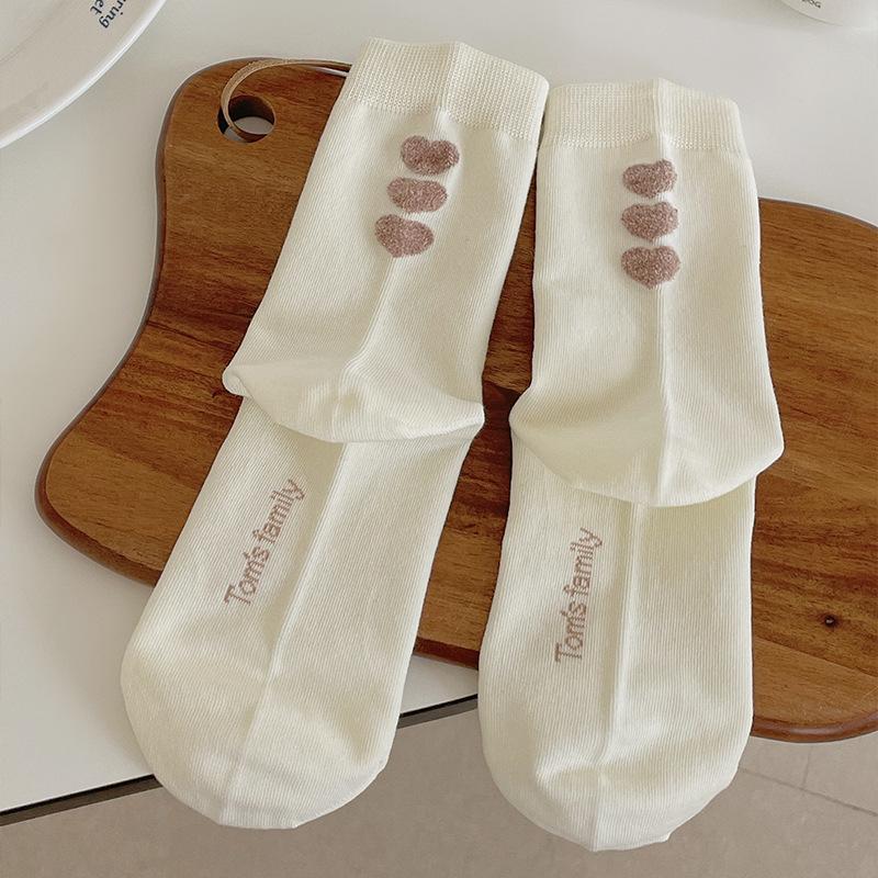 

Autumn Women s Heel Flocked Heart-shaped Mid-calf Socks Solid Color Simple and Versatile Pile Socks 1 pair молоко, білий колір