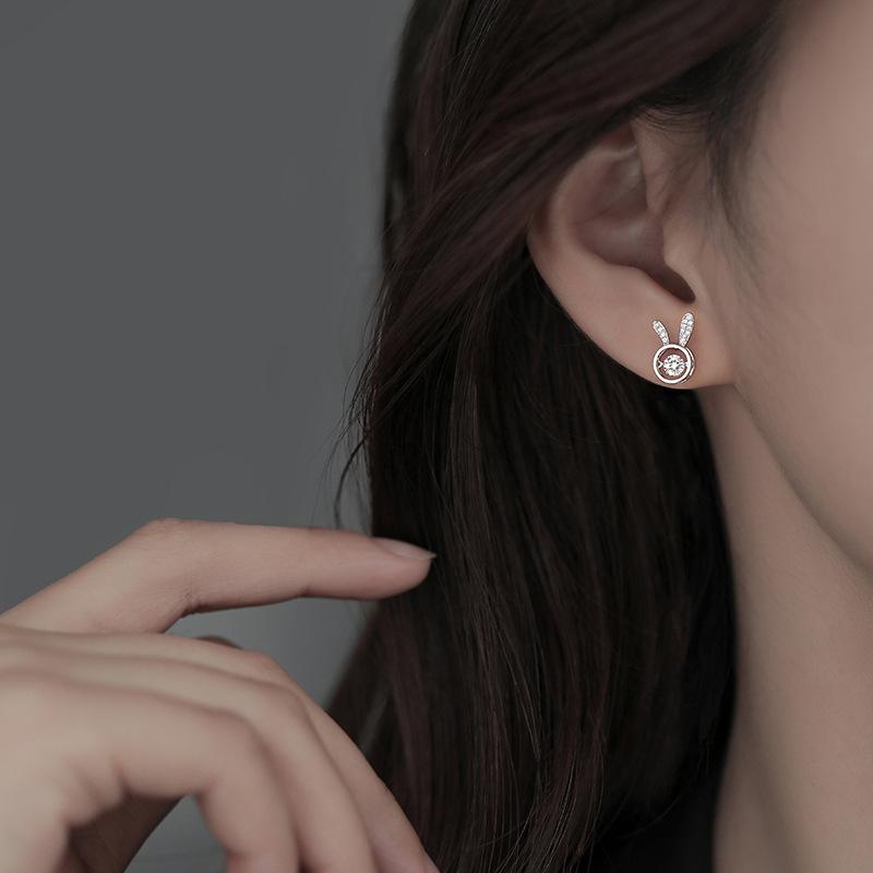 Kolczyki Niszowe z Królikiem dla Kobiet Nowe Letnie Lekkie Luksusowe Kolczyki Słodkie