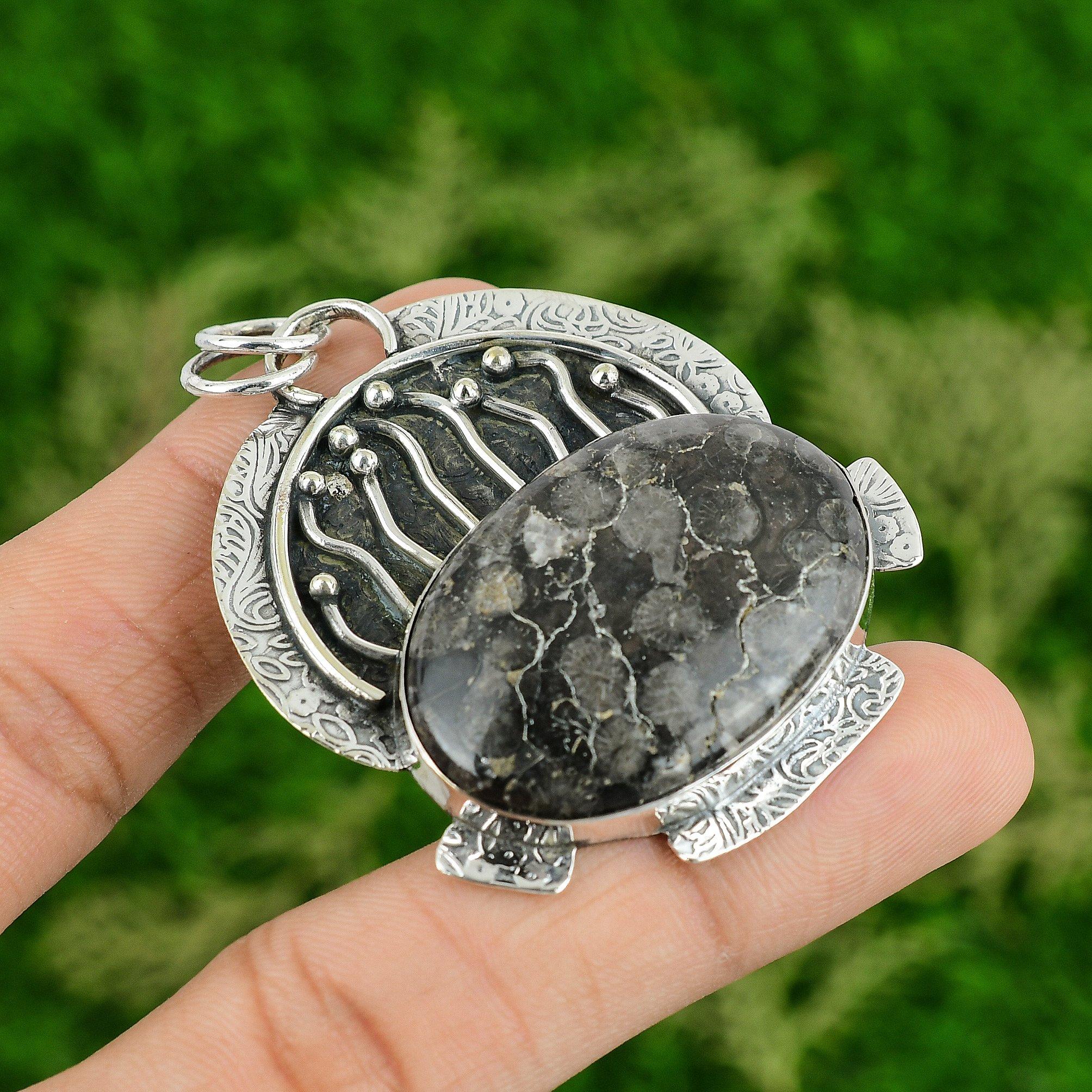 

Распродажа ко Дню дочери Подвеска с черным ископаемым кораллом в оправе из серебра 925 пробы, чакра корня